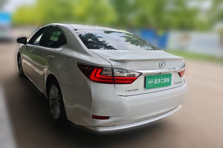 Used Lexus ES 2015 200 Elite Edition Rear Left 45 Deg