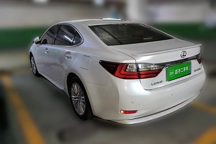 Used Lexus ES 2015 200 Elite Edition Rear Left 45 Deg