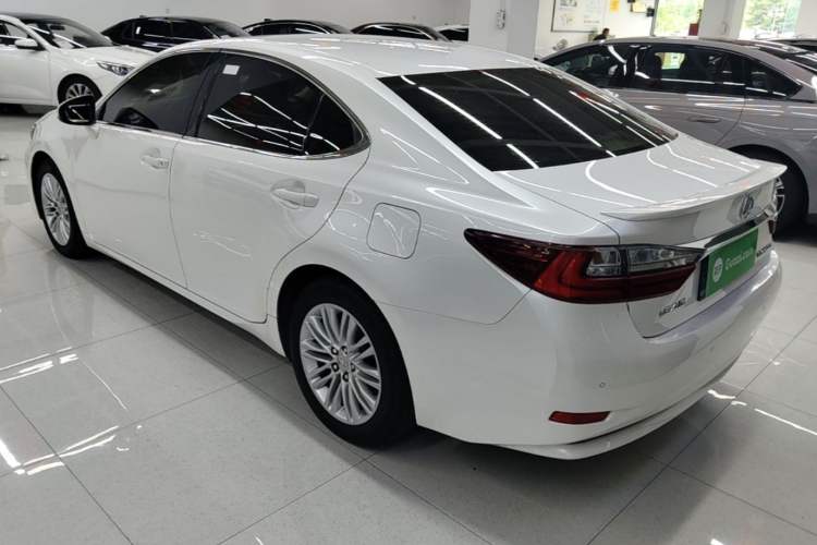 Used Lexus ES 2015 200 Elite Edition Rear Left 45 Deg