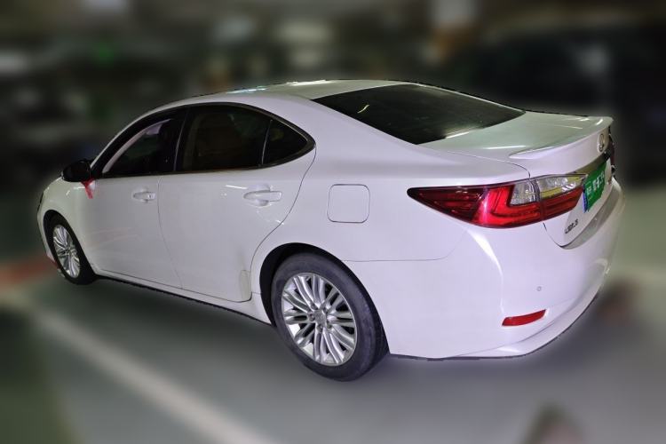 Used Lexus ES 2015 200 Elite Edition Rear Left 45 Deg