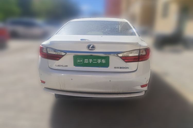 Used Lexus ES 2015 300h Comfort Edition Rear