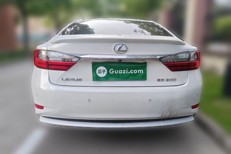 Used Lexus ES 2015 200 Elite Edition Rear