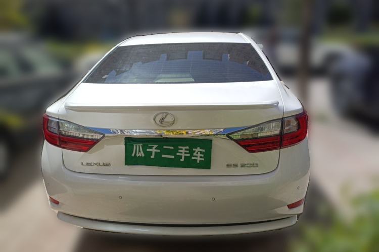 Used Lexus ES 2015 200 Elite Edition Rear