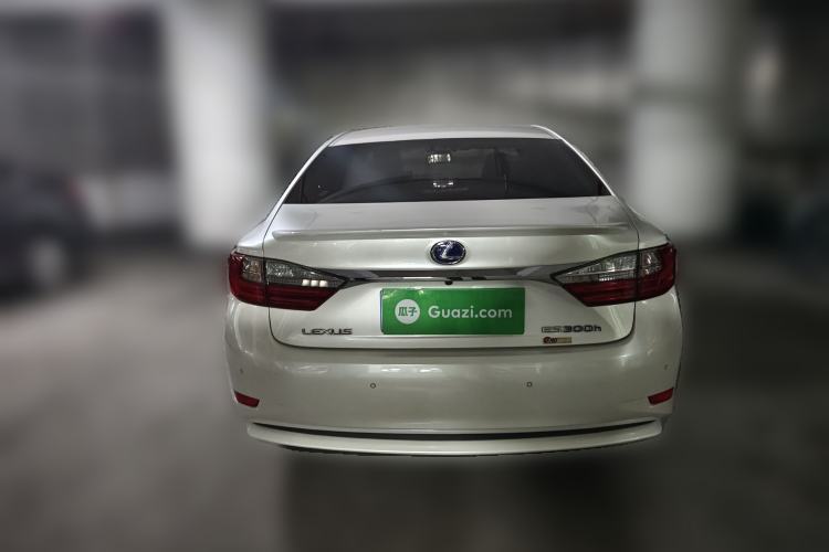 Used Lexus ES 2015 300h Comfort Edition Rear