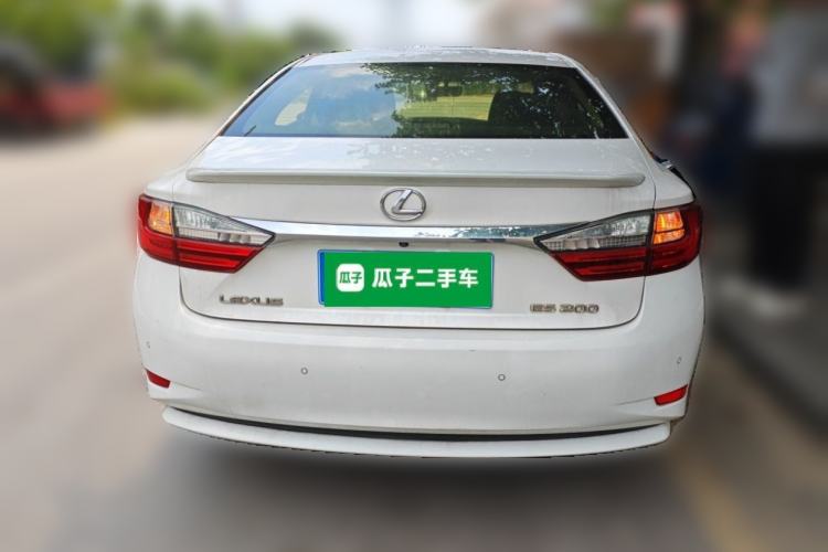 Used Lexus ES 2015 200 Elite Edition Rear