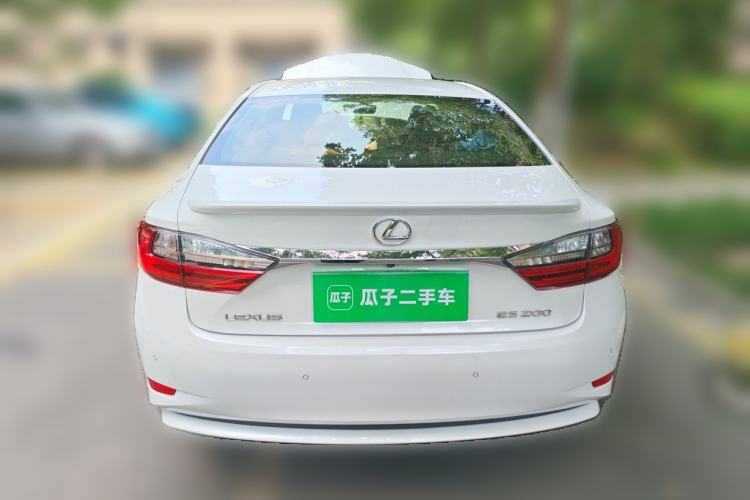 Used Lexus ES 2015 200 Elite Edition Rear