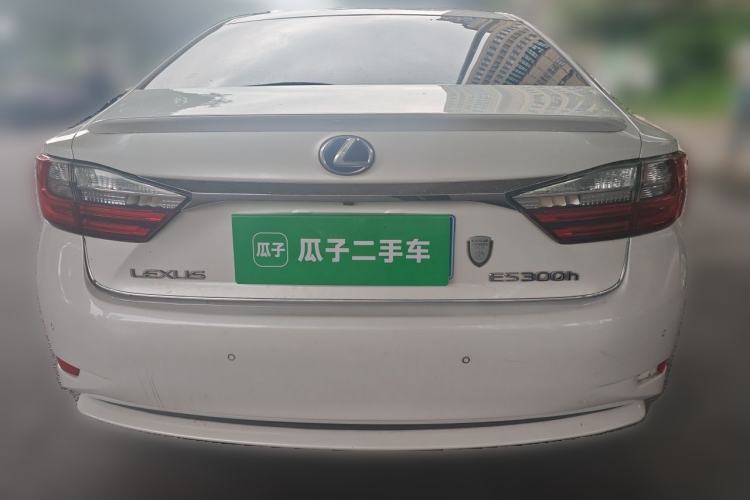 Used Lexus ES 2015 300h Comfort Edition Rear
