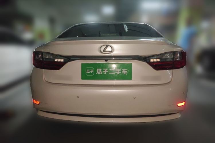 Used Lexus ES 2015 200 Comfort Edition Rear
