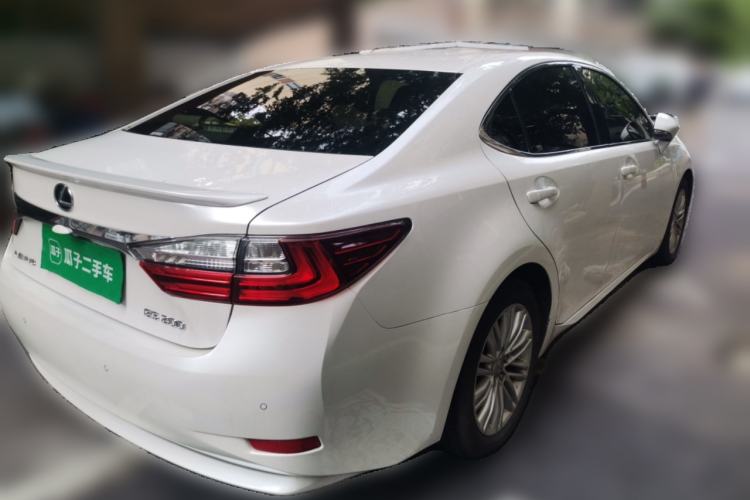 Used Lexus ES 2015 200 Elite Edition Rear Right 45 Deg