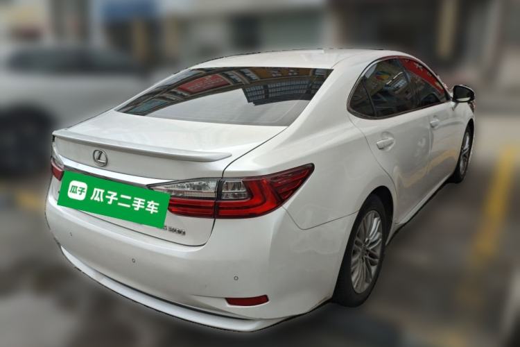 Used Lexus ES 2015 200 Elite Edition Rear Right 45 Deg