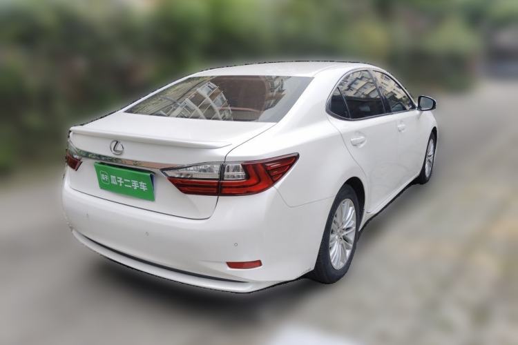 Used Lexus ES 2015 200 Elite Edition Rear Right 45 Deg