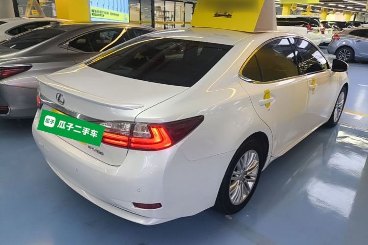 Used Lexus ES 2015 200 Elite Edition Rear Right 45 Deg