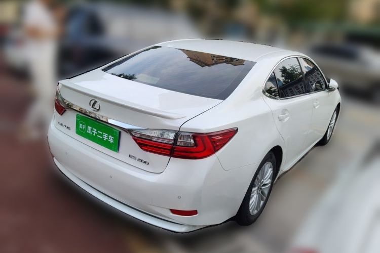 Used Lexus ES 2015 200 Elite Edition Rear Right 45 Deg