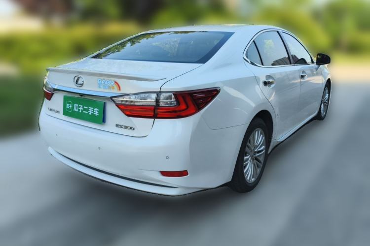 Used Lexus ES 2015 200 Elite Edition Rear Right 45 Deg