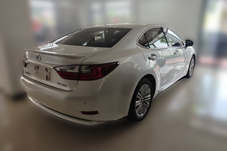 Used Lexus ES 2015 200 Elite Edition Rear Right 45 Deg