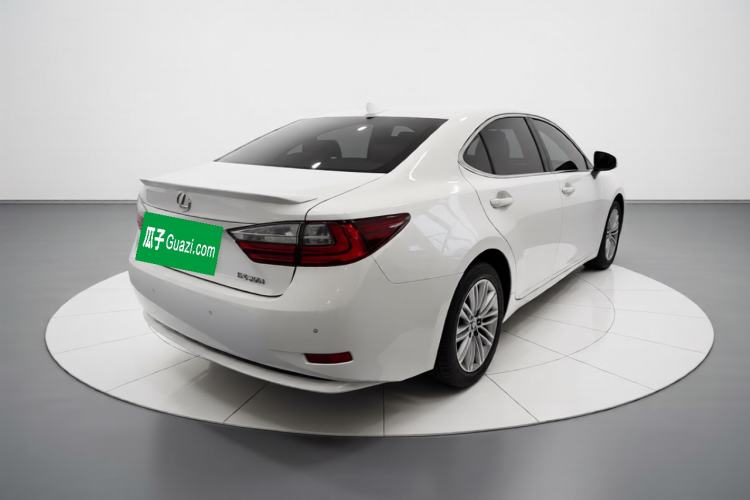 Used Lexus ES 2015 200 Elite Edition Rear Right 45 Deg
