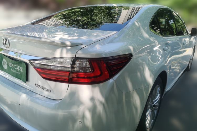 Used Lexus ES 2015 200 Elite Edition Rear Right 45 Deg