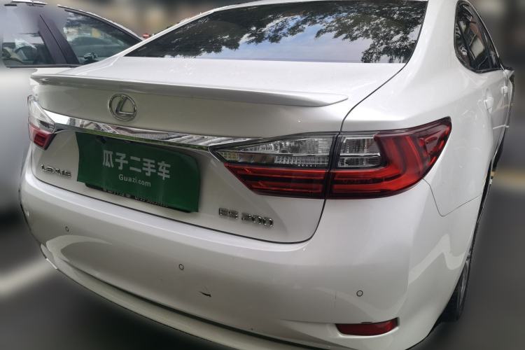 Used Lexus ES 2015 200 Elite Edition Rear Right 45 Deg