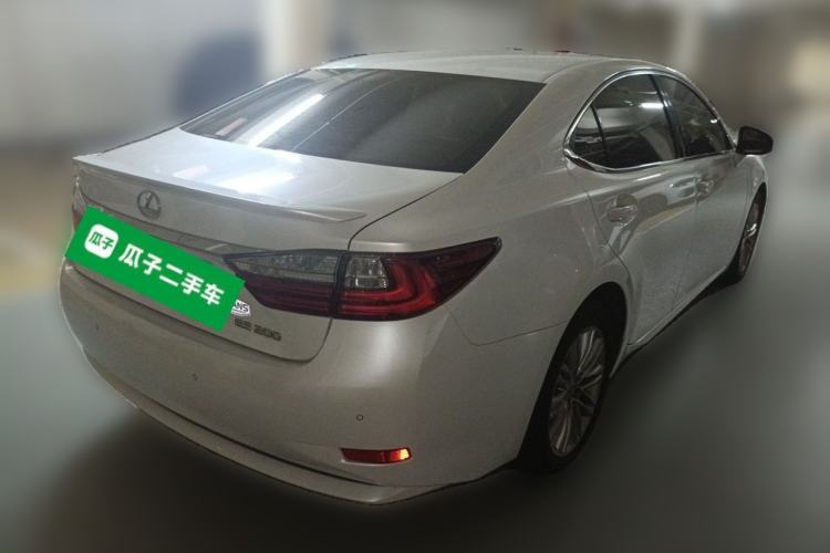 Used Lexus ES 2015 200 Elite Edition Rear Right 45 Deg