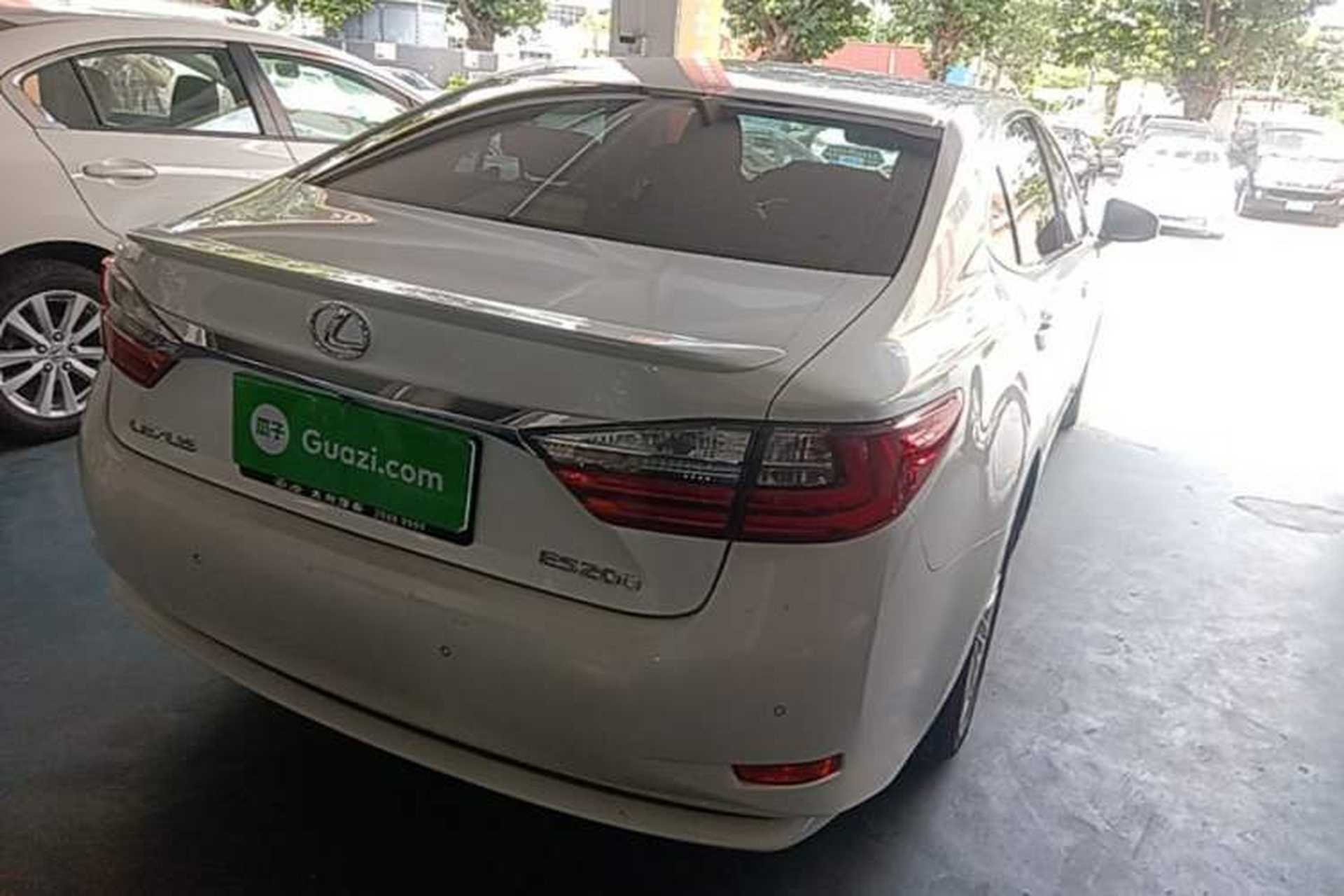 Used Lexus ES 2015 200 Elite Edition Rear Right 45 Deg