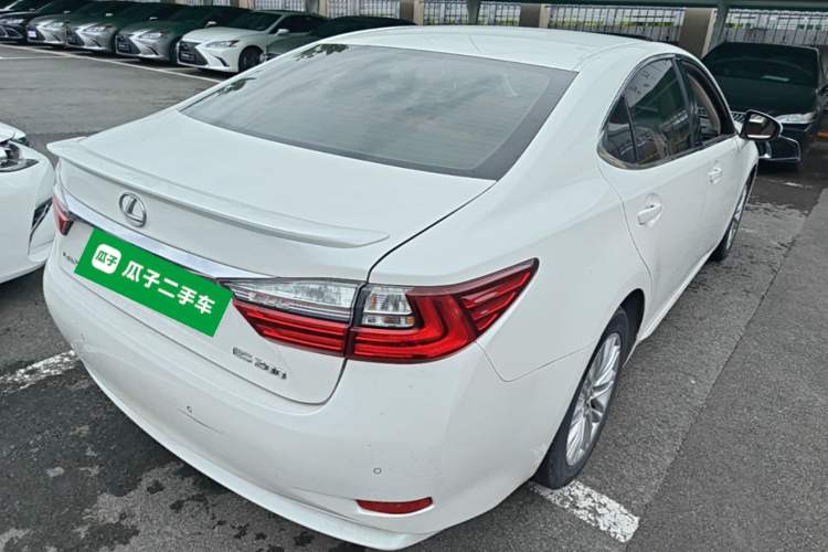 Used Lexus ES 2015 200 Elite Edition Rear Right 45 Deg