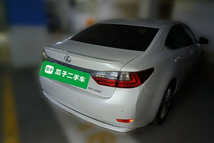 Used Lexus ES 2015 200 Elite Edition Rear Right 45 Deg