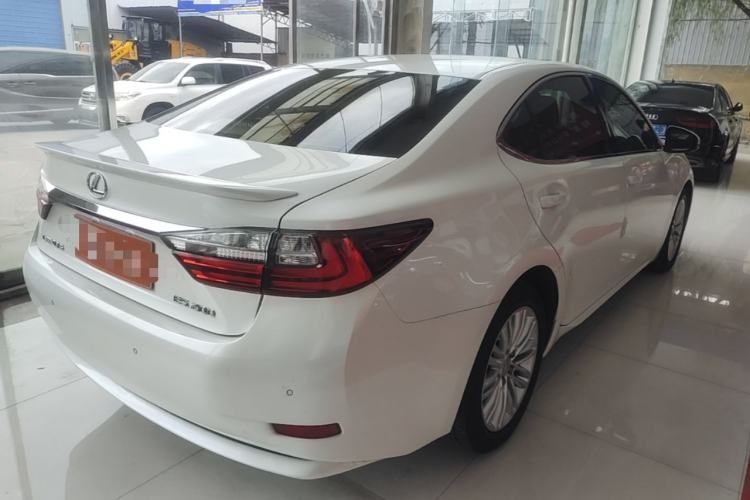 Used Lexus ES 2015 200 Elite Edition Rear Right 45 Deg