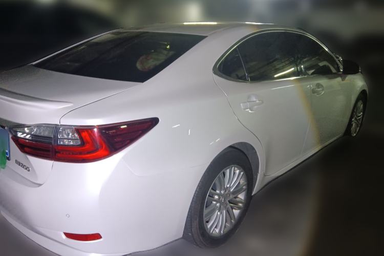 Used Lexus ES 2015 200 Elite Edition Rear Right 45 Deg