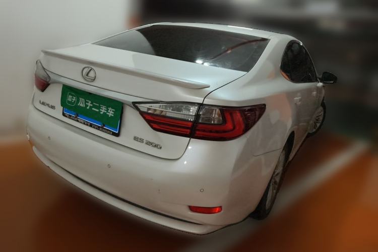 Used Lexus ES 2015 200 Elite Edition Rear Right 45 Deg
