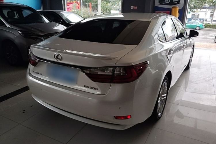 Used Lexus ES 2015 200 Elite Edition Rear Right 45 Deg