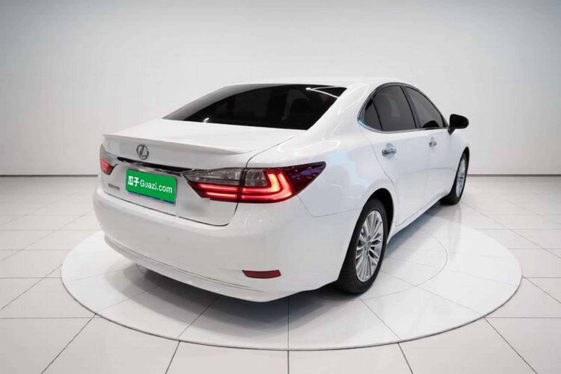Used Lexus ES 2015 200 Elite Edition Rear Right 45 Deg