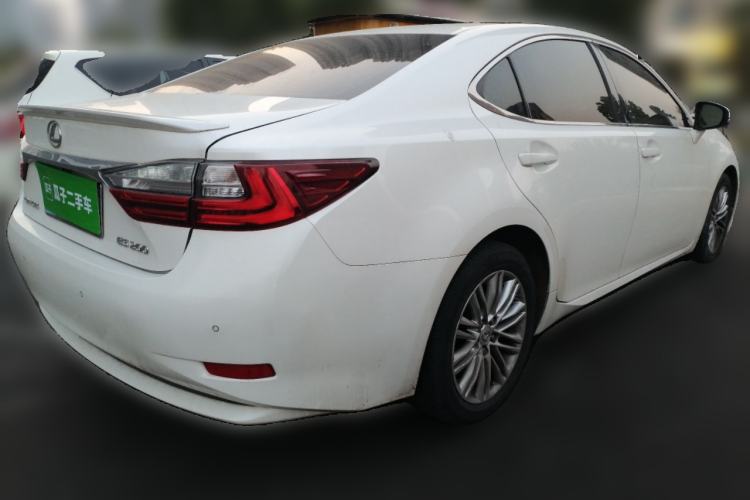 Used Lexus ES 2015 200 Elite Edition Rear Right 45 Deg