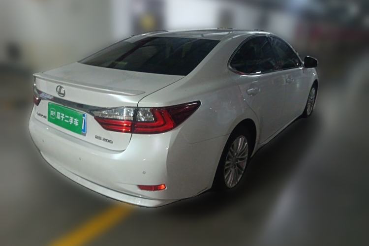 Used Lexus ES 2015 200 Elite Edition Rear Right 45 Deg