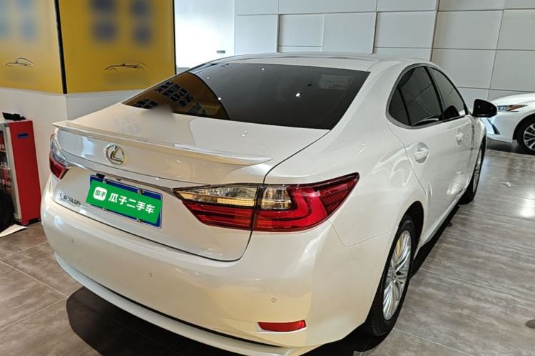 Used Lexus ES 2015 200 Elite Edition Rear Right 45 Deg