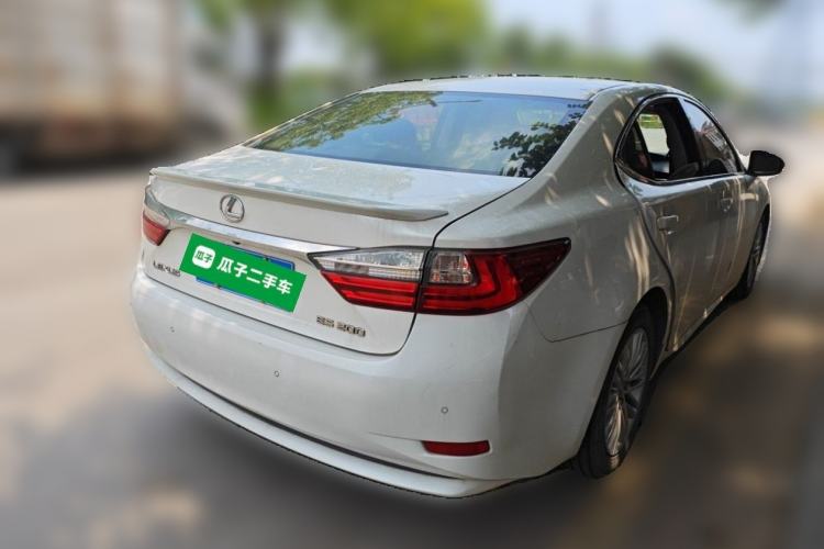 Used Lexus ES 2015 200 Elite Edition Rear Right 45 Deg