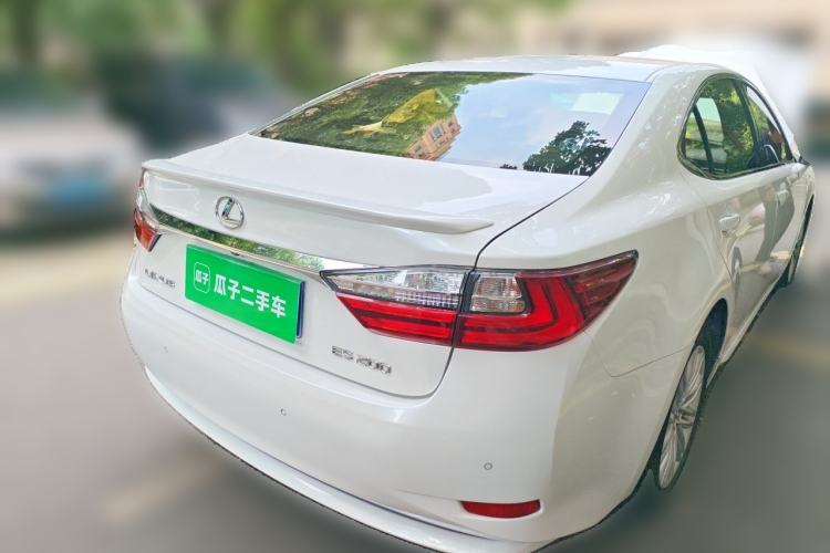 Used Lexus ES 2015 200 Elite Edition Rear Right 45 Deg