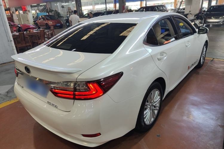 Used Lexus ES 2015 200 Elite Edition Rear Right 45 Deg