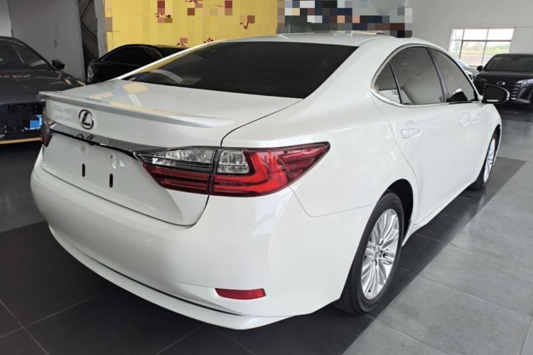 Used Lexus ES 2015 200 Elite Edition Rear Right 45 Deg