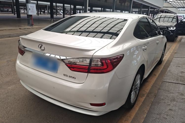 Used Lexus ES 2015 200 Elite Edition Rear Right 45 Deg