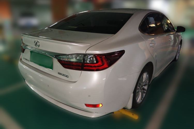 Used Lexus ES 2015 200 Elite Edition Rear Right 45 Deg