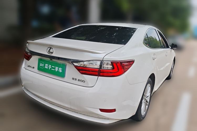 Used Lexus ES 2015 200 Elite Edition Rear Right 45 Deg