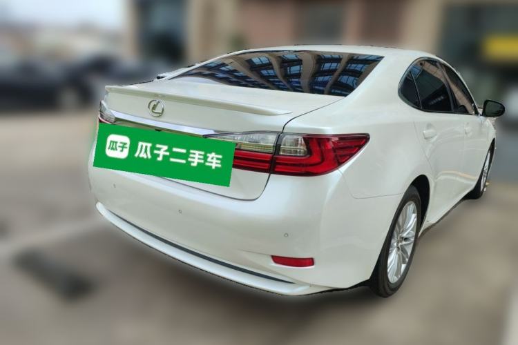 Used Lexus ES 2015 200 Elite Edition Rear Right 45 Deg