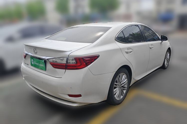 Used Lexus ES 2015 200 Comfort Edition Rear Right 45 Deg