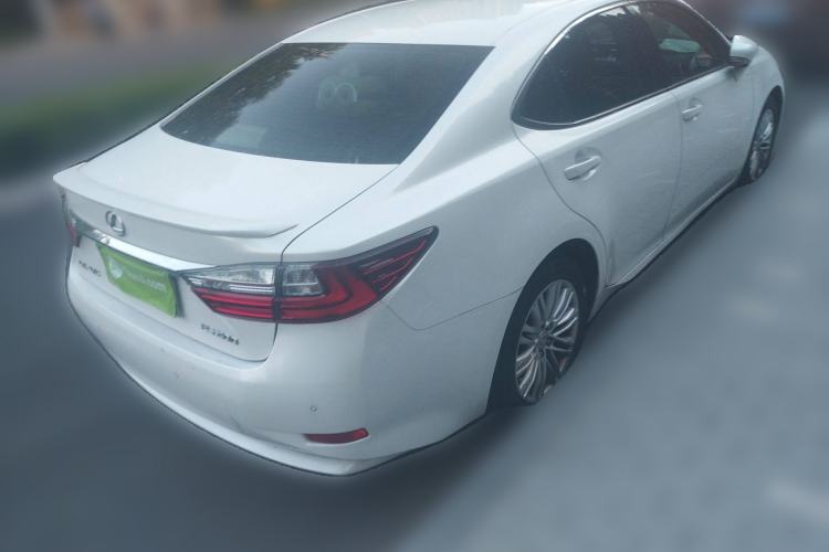 Used Lexus ES 2015 200 Elite Edition Rear Right 45 Deg
