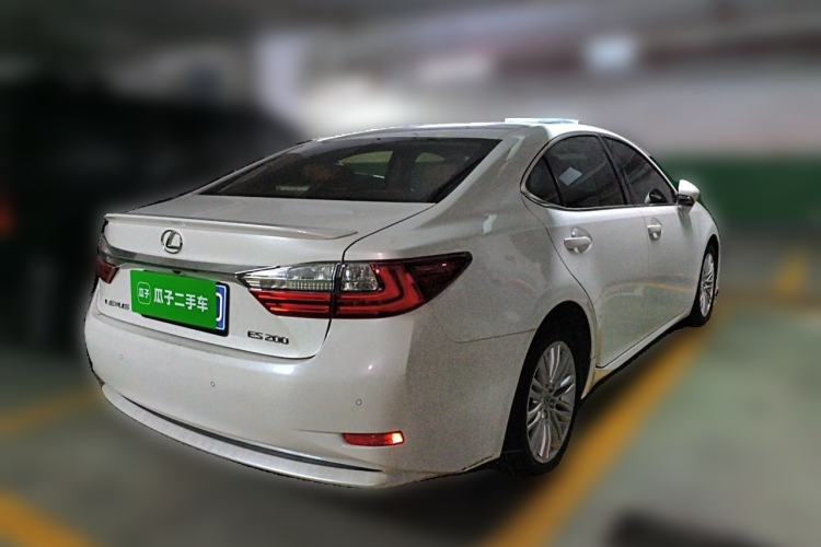 Used Lexus ES 2015 200 Elite Edition Rear Right 45 Deg