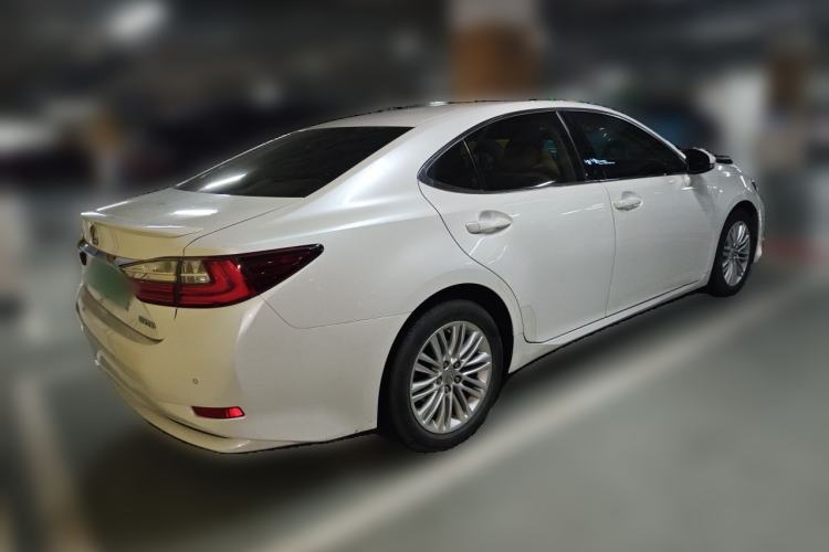 Used Lexus ES 2015 200 Elite Edition Rear Right 45 Deg