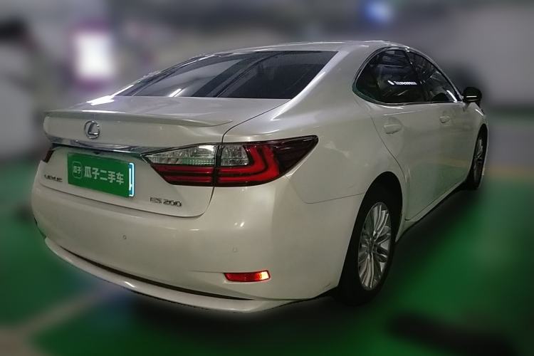 Used Lexus ES 2015 200 Elite Edition Rear Right 45 Deg