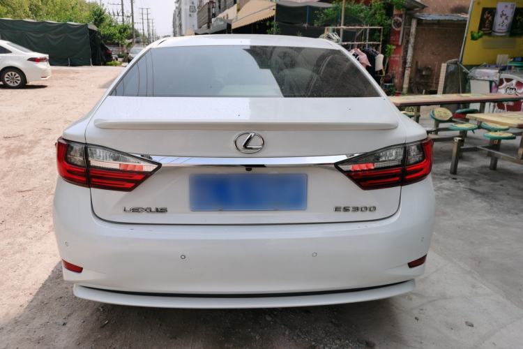 Used Lexus ES 2015 200 Elite Edition Rear