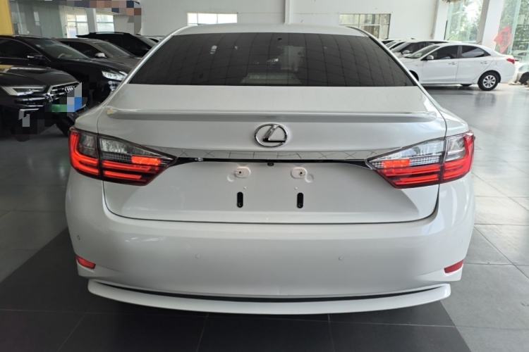 Used Lexus ES 2015 200 Elite Edition Rear