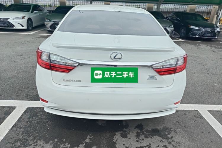 Used Lexus ES 2015 200 Elite Edition Rear